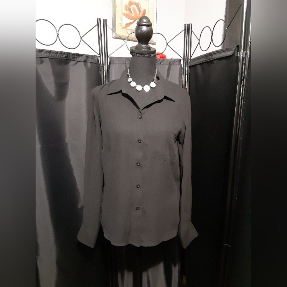 Yaly Conture Classic Elegant Black Women's Button Top Long Sleeve Size Medium